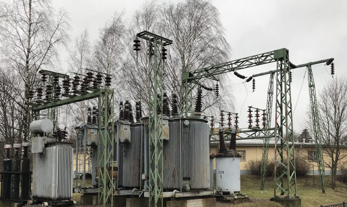 Vanha sähköasema sähköverkko